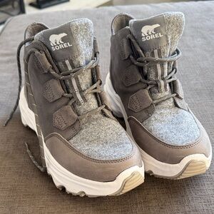 Sorel Women's Gray and Brown Winter Boots